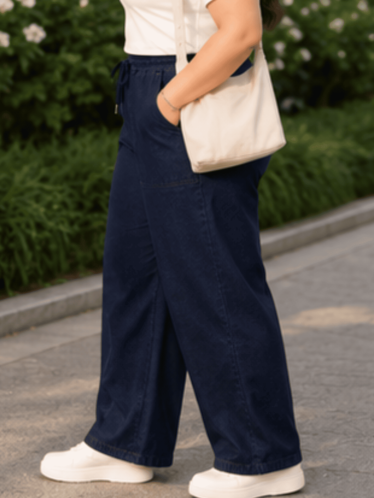 Women Blue Grey  Straight Fit Soft Denim Jeans | FLUTA